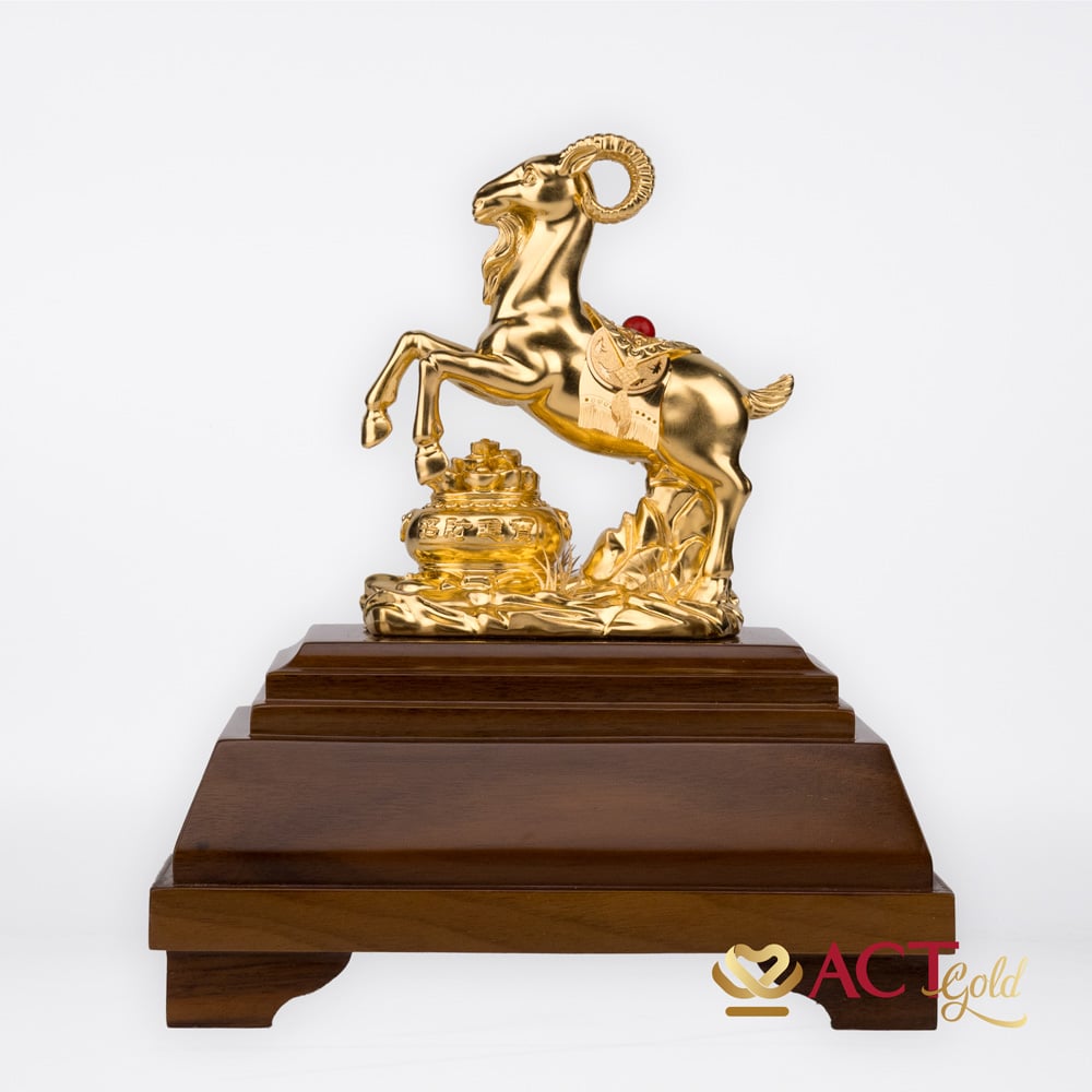 Biểu trưng dát vàng - Quà Tặng Dát Vàng - Công Ty TNHH Q&V